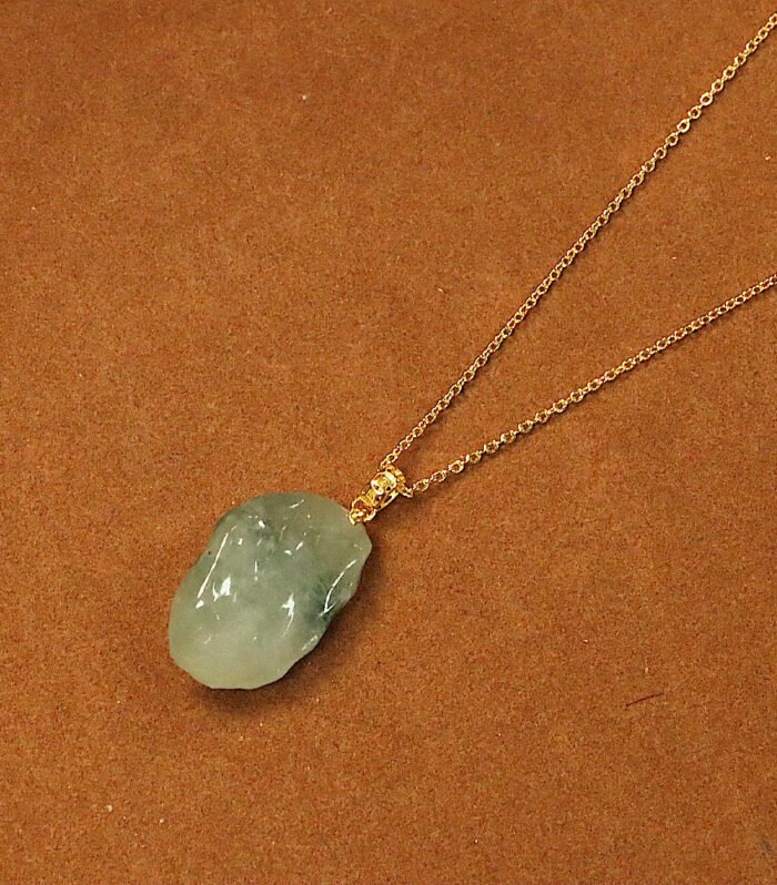 【ATTHIS】天然翡翠隨形吊墜 22x13x9.3mm