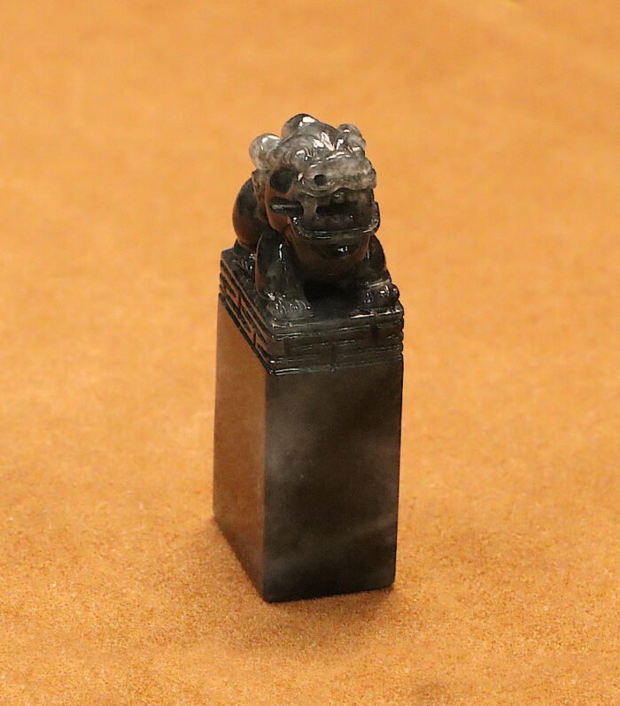 【ATTHIS】烏雞種翡翠印章 43x12x17mm